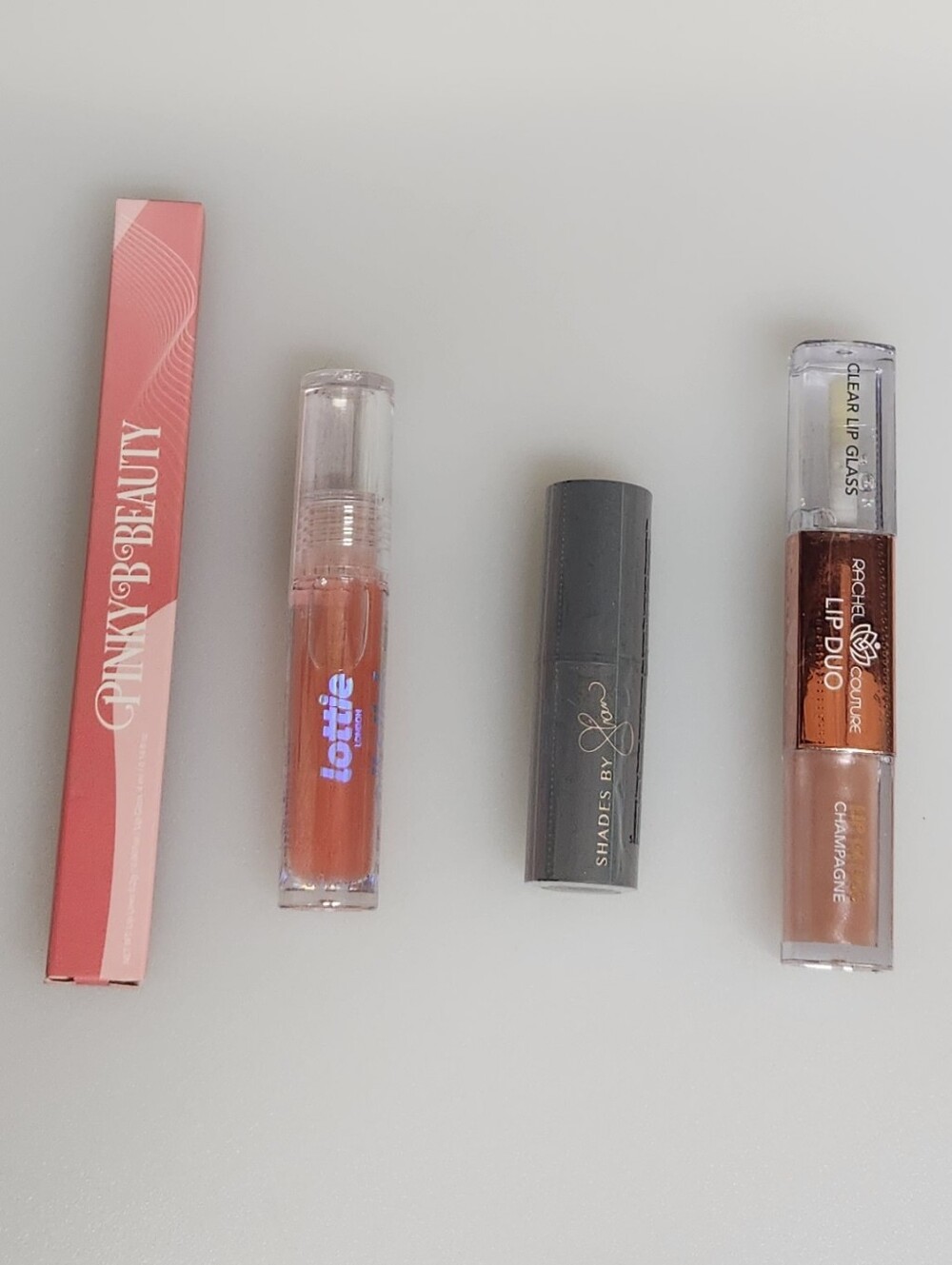 NEW 4 Lip Bundle Lot Lipstick & Lip Gloss